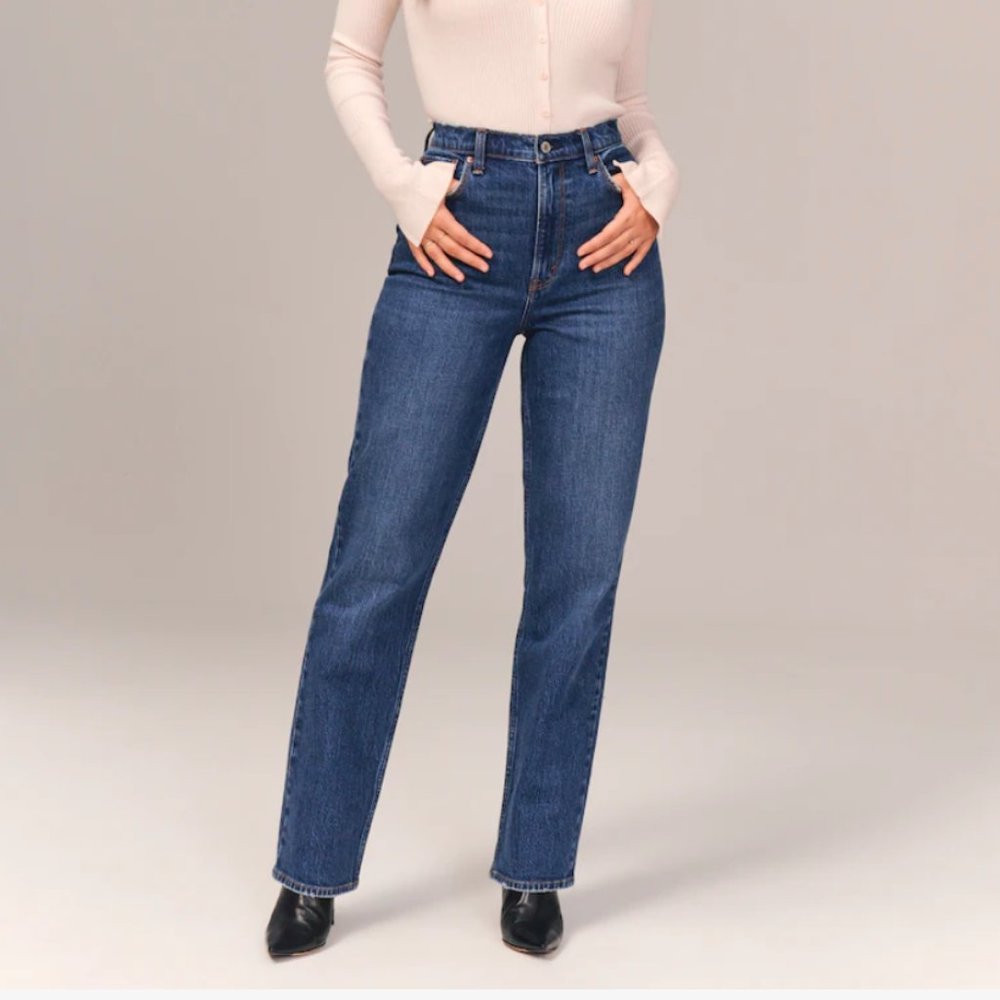 Abercrombie & Fitch Curve Love Ultra High Rise 90s Straight Jean Dark Wash